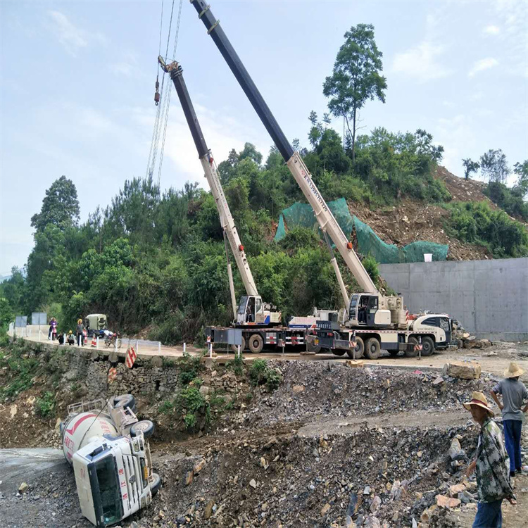 横栏镇汽车掉沟里叫吊车救援要多少钱